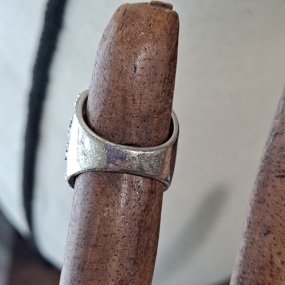 Premier Designs Size 6.5 Chevie Antiqued Silver Plated Ring, Retired - Picture 4 of 6